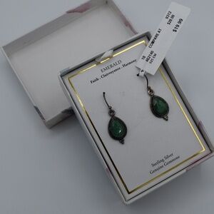 Shivam - Emerald Dangling Earring